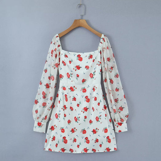 Maryangel Rebel floral print pullover dress with square collar and short sleeves, featuring elastic knitted fabric.