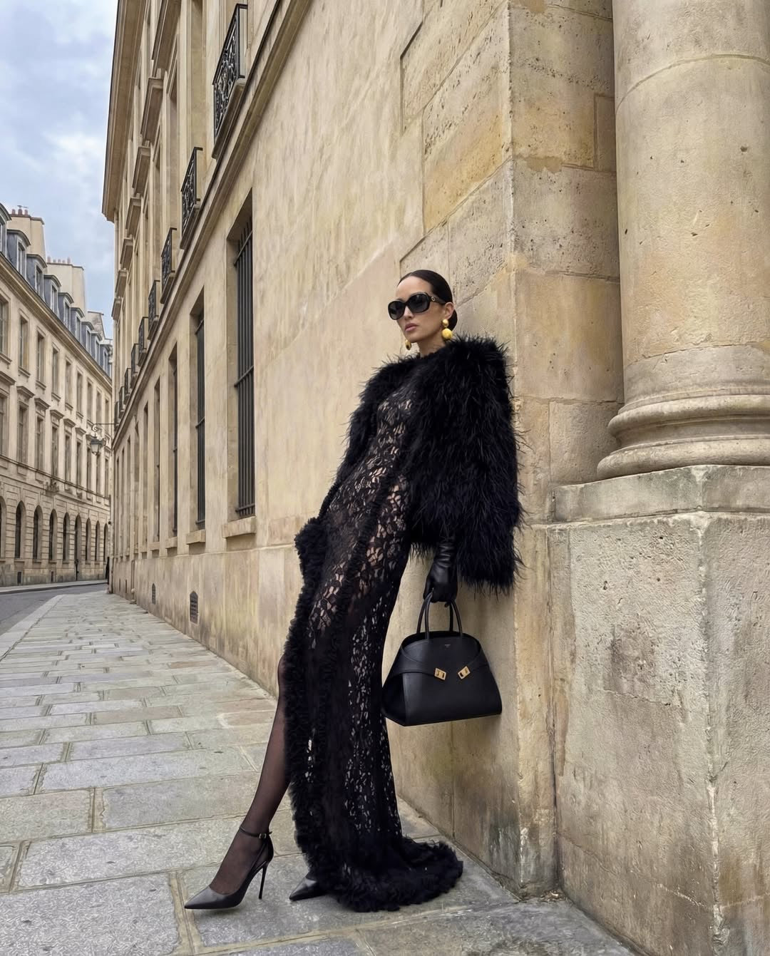Mariangela Black Halter Lace High-Slit Backless Cocktail Dress