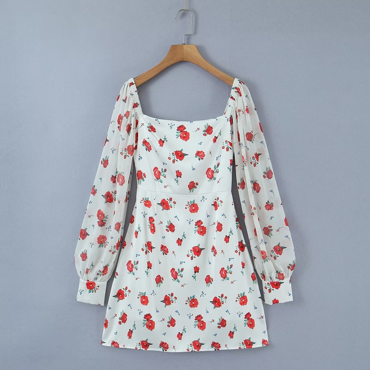 Floral print short sleeve pullover dress with square collar by Maryangel Rebel, featuring elastic knitted fabric.